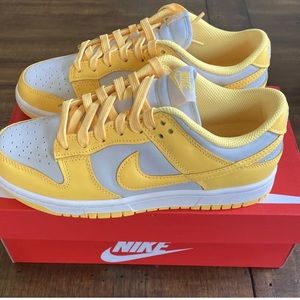 Nike dunk citron sz 7 women’s